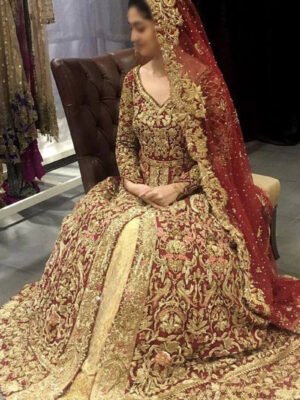 red lehenga for bride pakistani